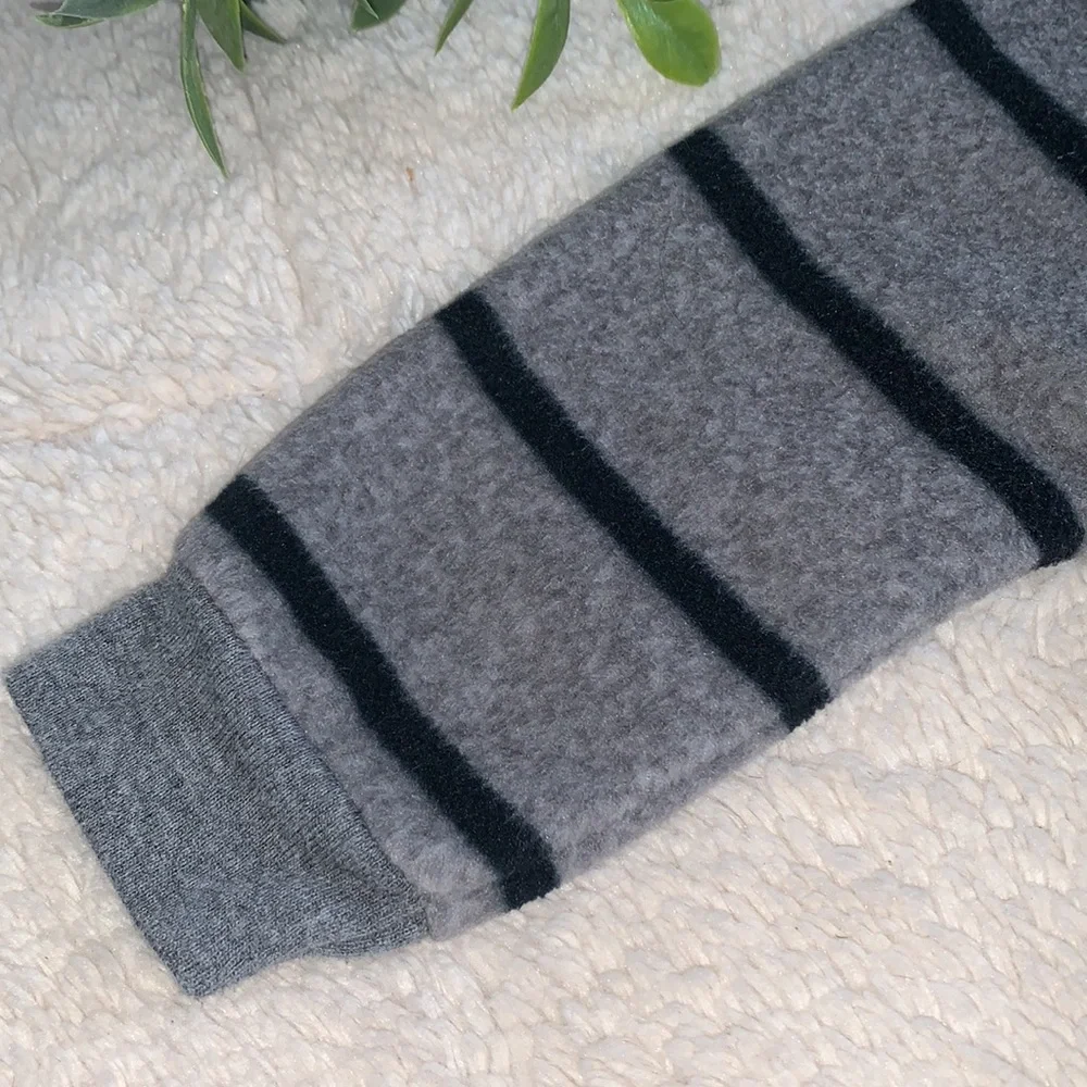 Carter’s 6M Gray & Black Penguin Fleece Romper EUC Sleeper